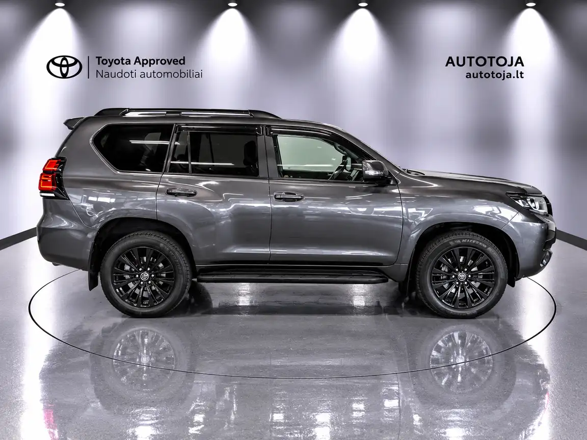 TOYOTA LAND CRUISER