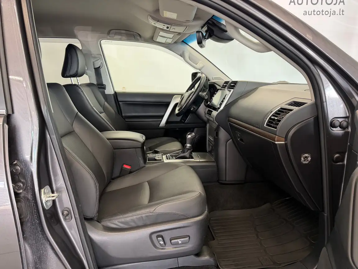 TOYOTA LAND CRUISER