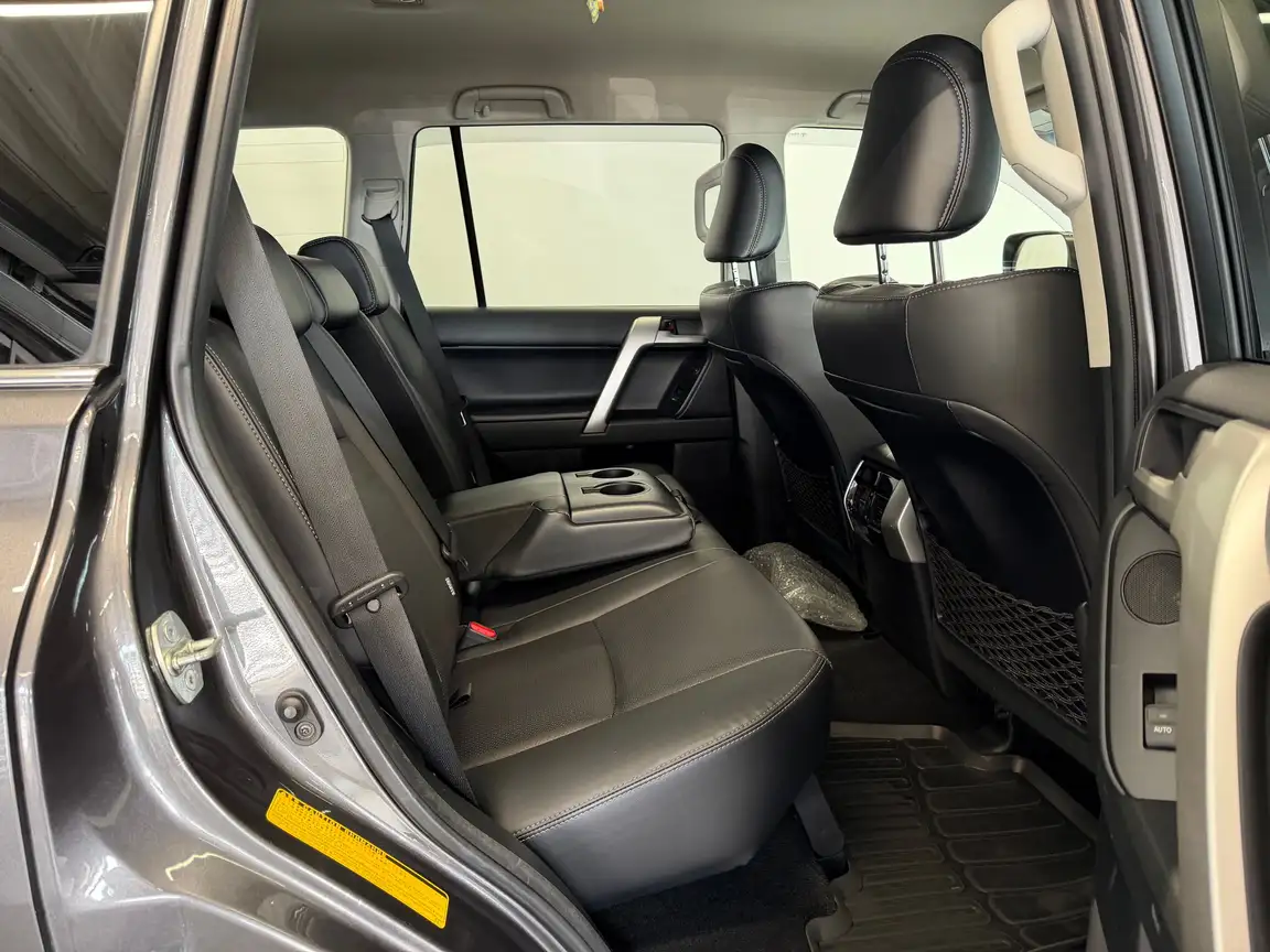TOYOTA LAND CRUISER