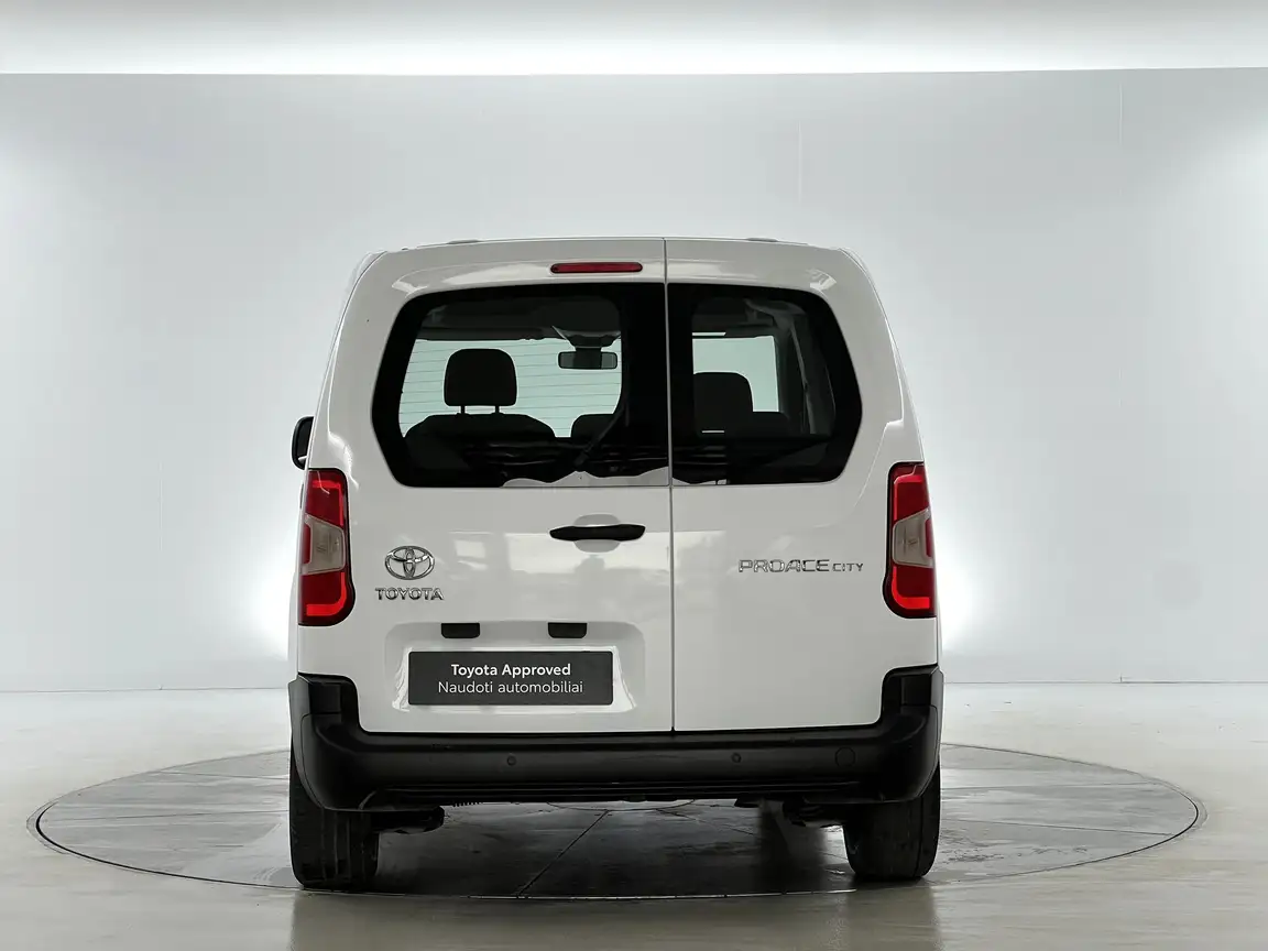 TOYOTA PROACE CITY VERSO