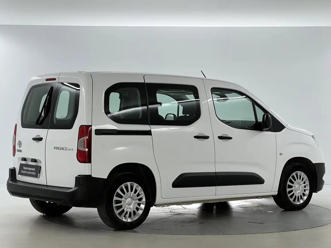 TOYOTA PROACE CITY VERSO