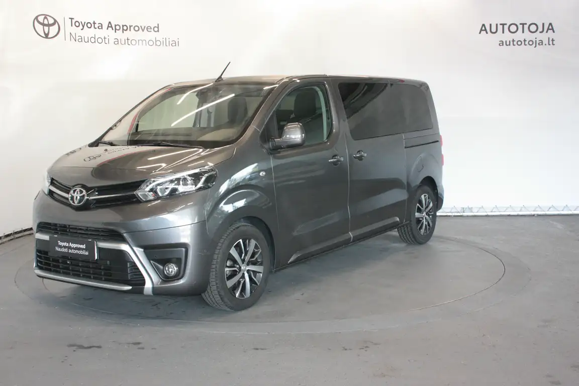 TOYOTA PROACE