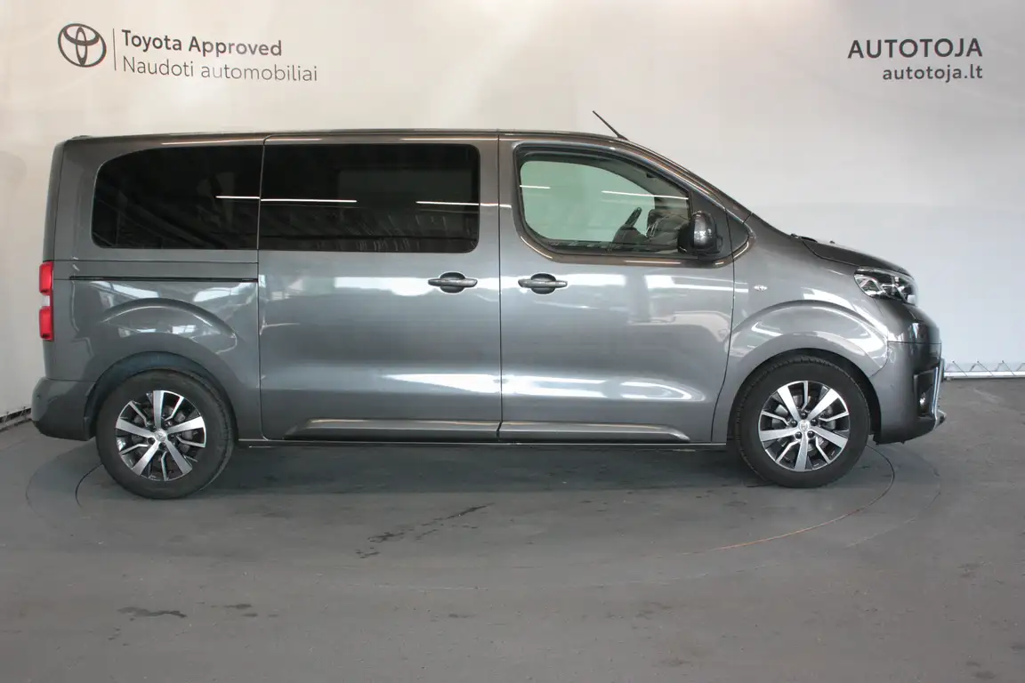 TOYOTA PROACE