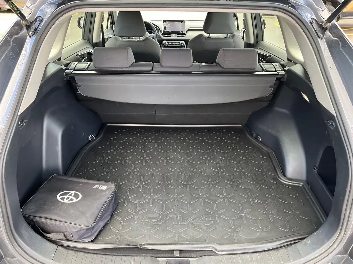 TOYOTA RAV4