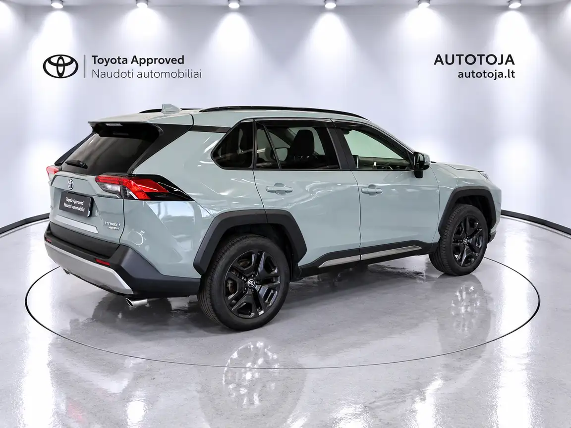 TOYOTA RAV4