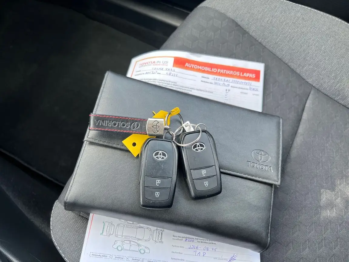 TOYOTA YARIS