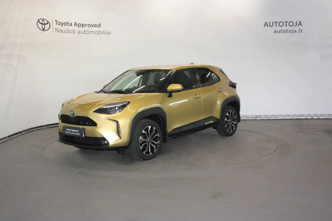 TOYOTA YARIS CROSS