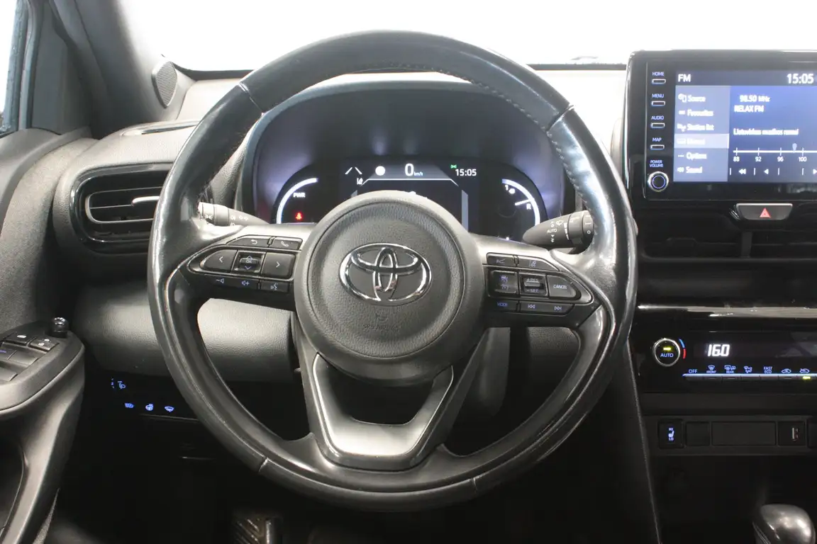 TOYOTA YARIS CROSS