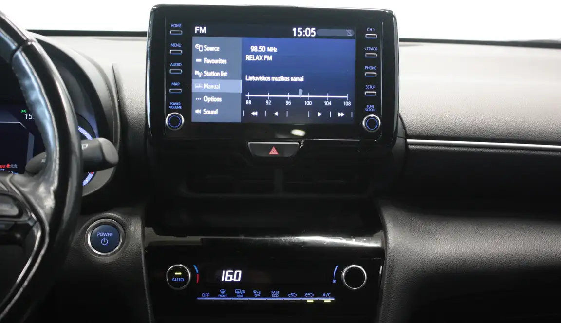 TOYOTA YARIS CROSS