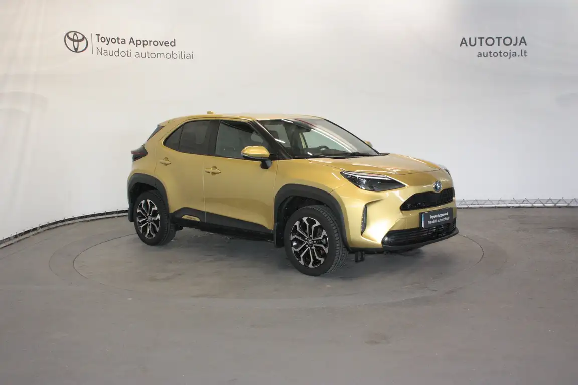TOYOTA YARIS CROSS