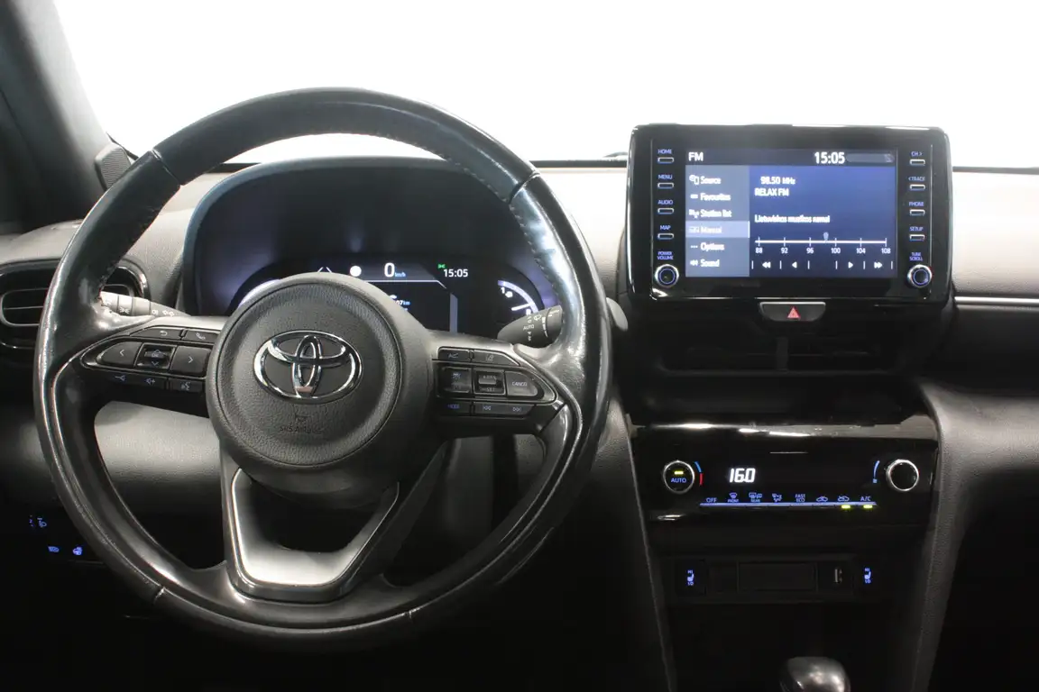 TOYOTA YARIS CROSS