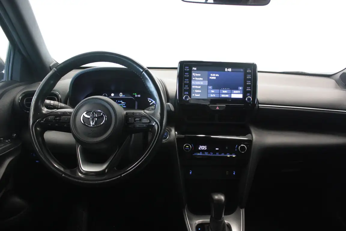 TOYOTA YARIS CROSS