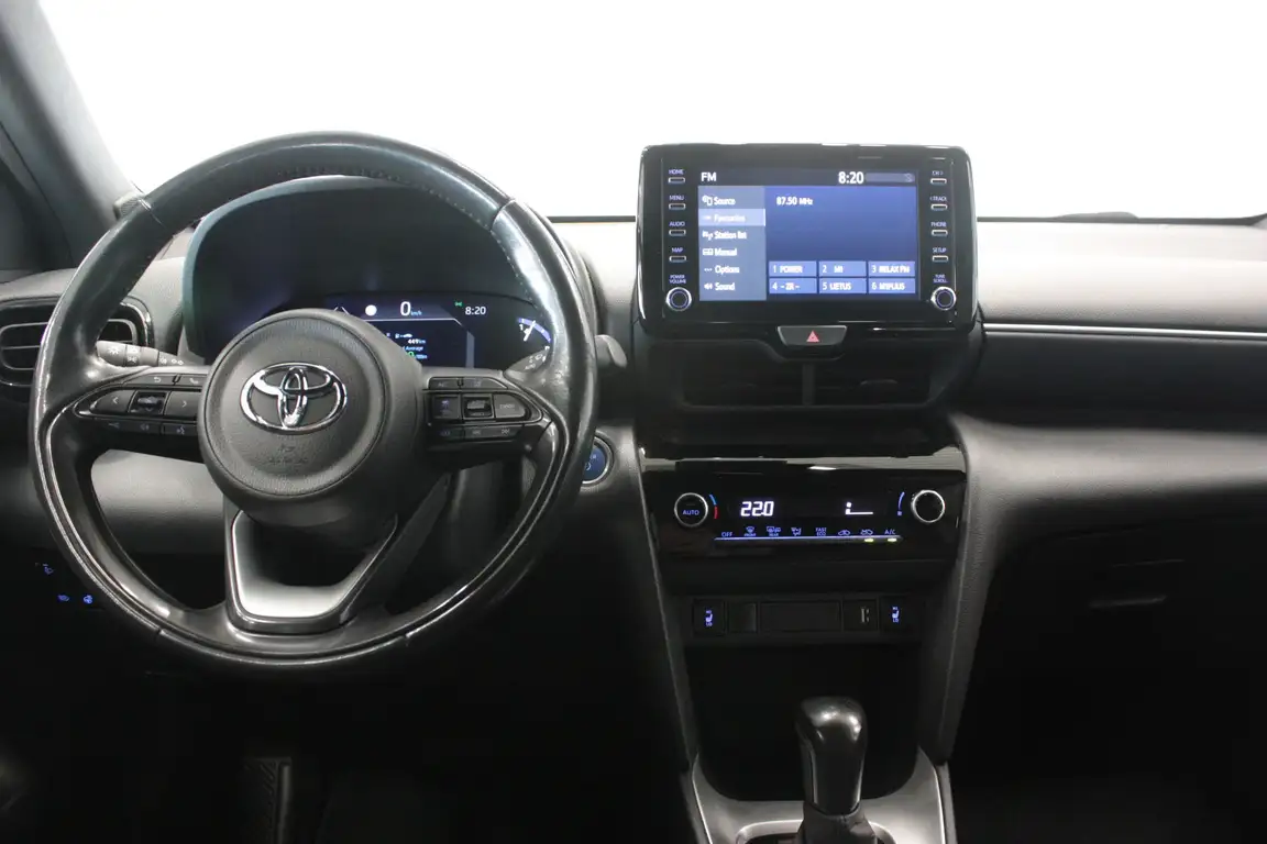 TOYOTA YARIS CROSS