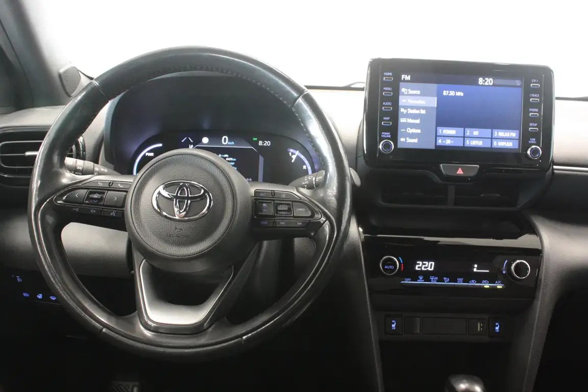 TOYOTA YARIS CROSS