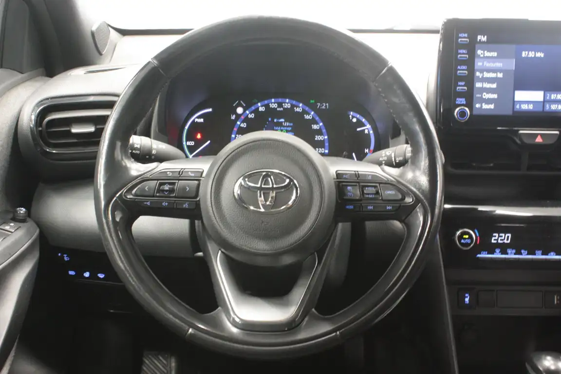 TOYOTA YARIS CROSS