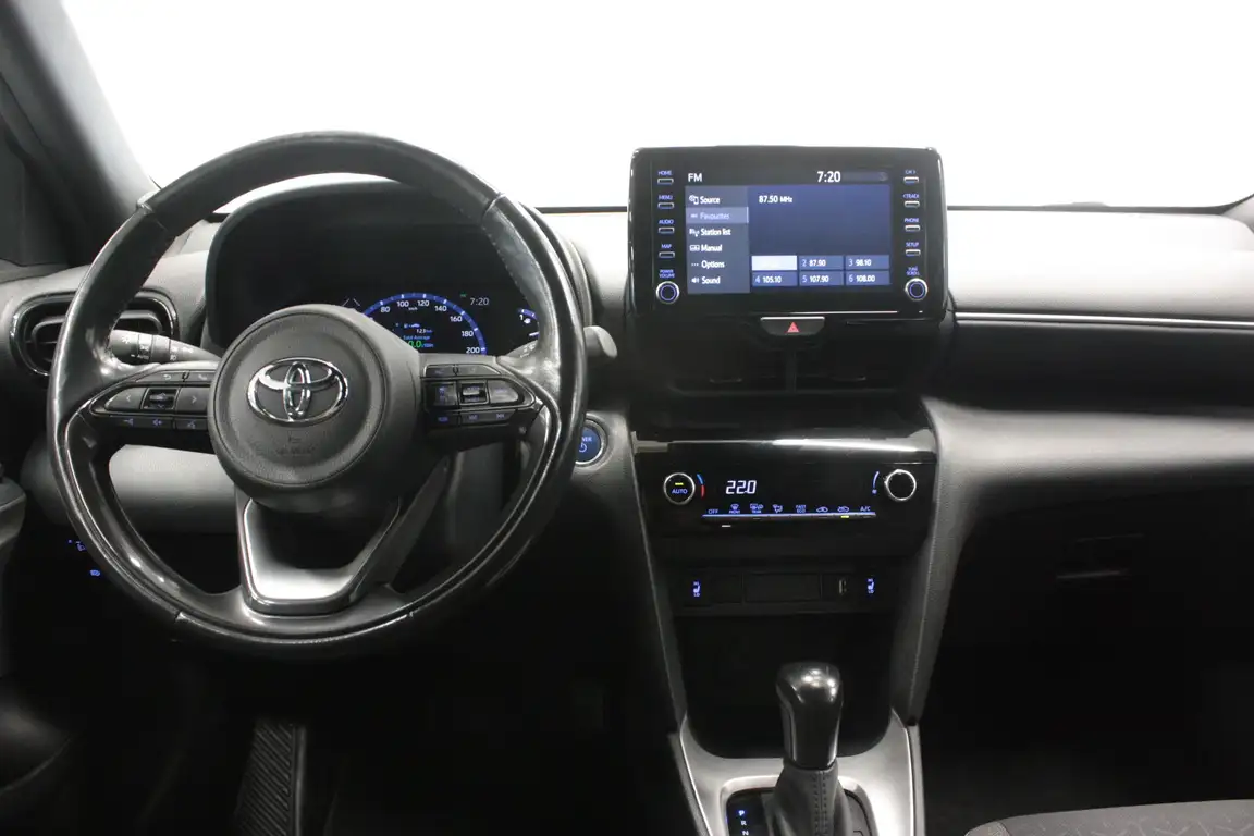 TOYOTA YARIS CROSS