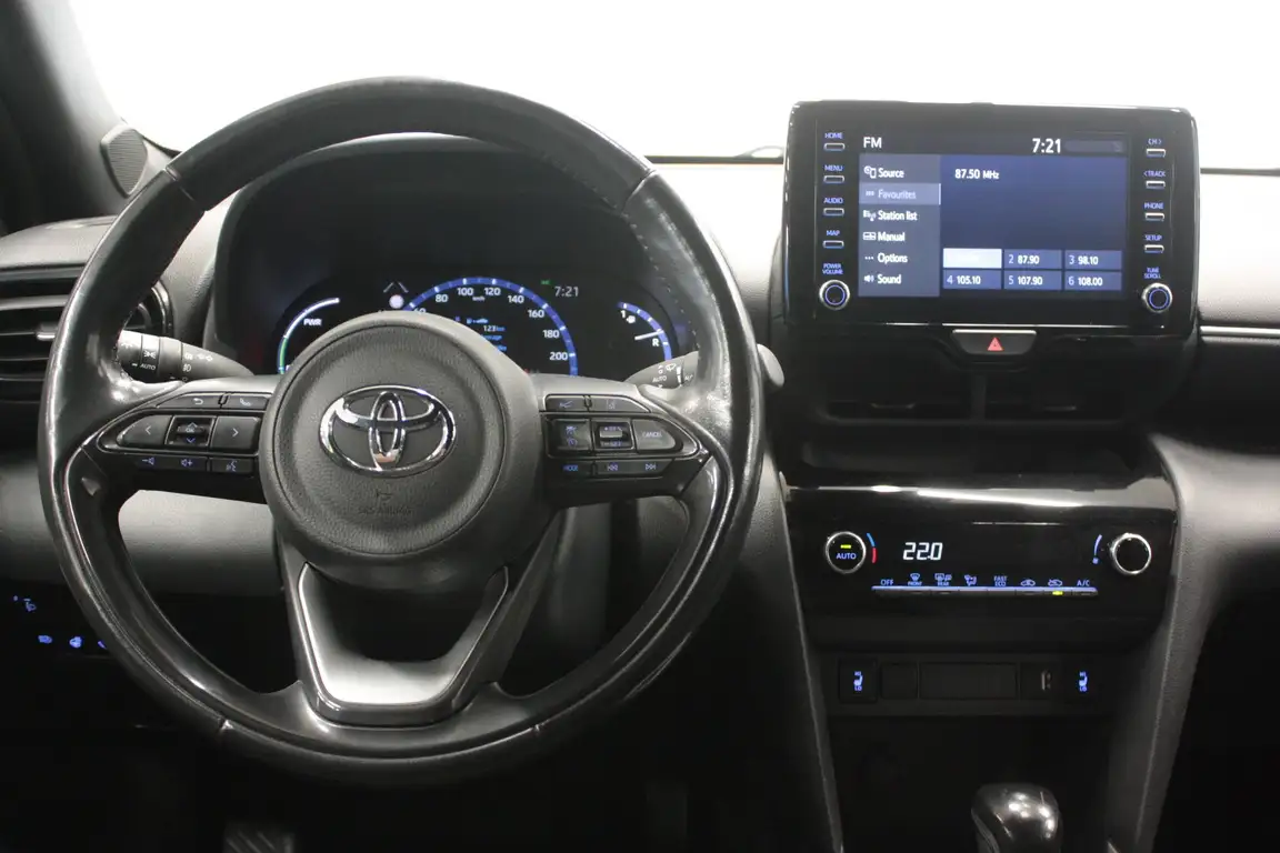 TOYOTA YARIS CROSS