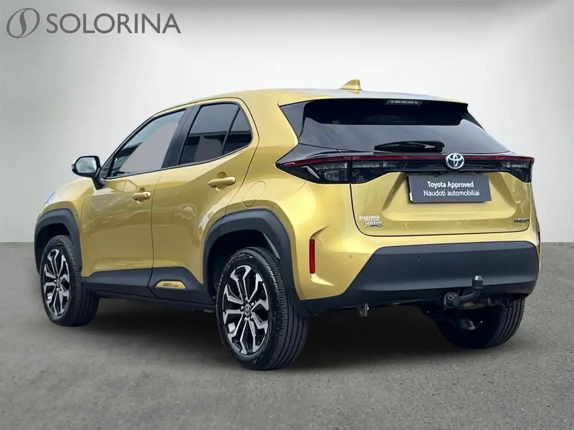 TOYOTA YARIS CROSS