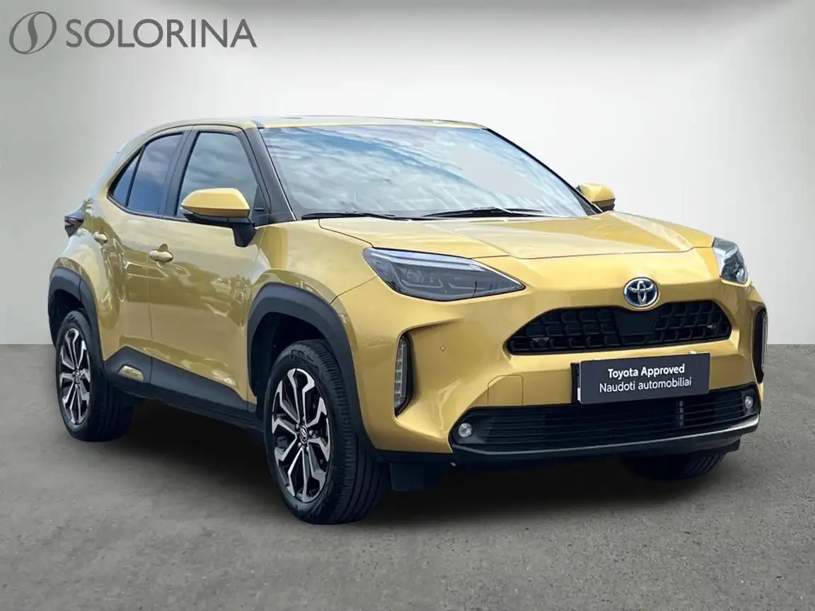 TOYOTA YARIS CROSS