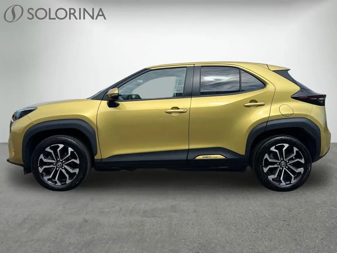 TOYOTA YARIS CROSS