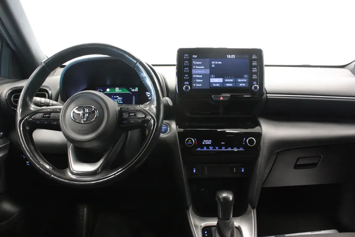 TOYOTA YARIS CROSS