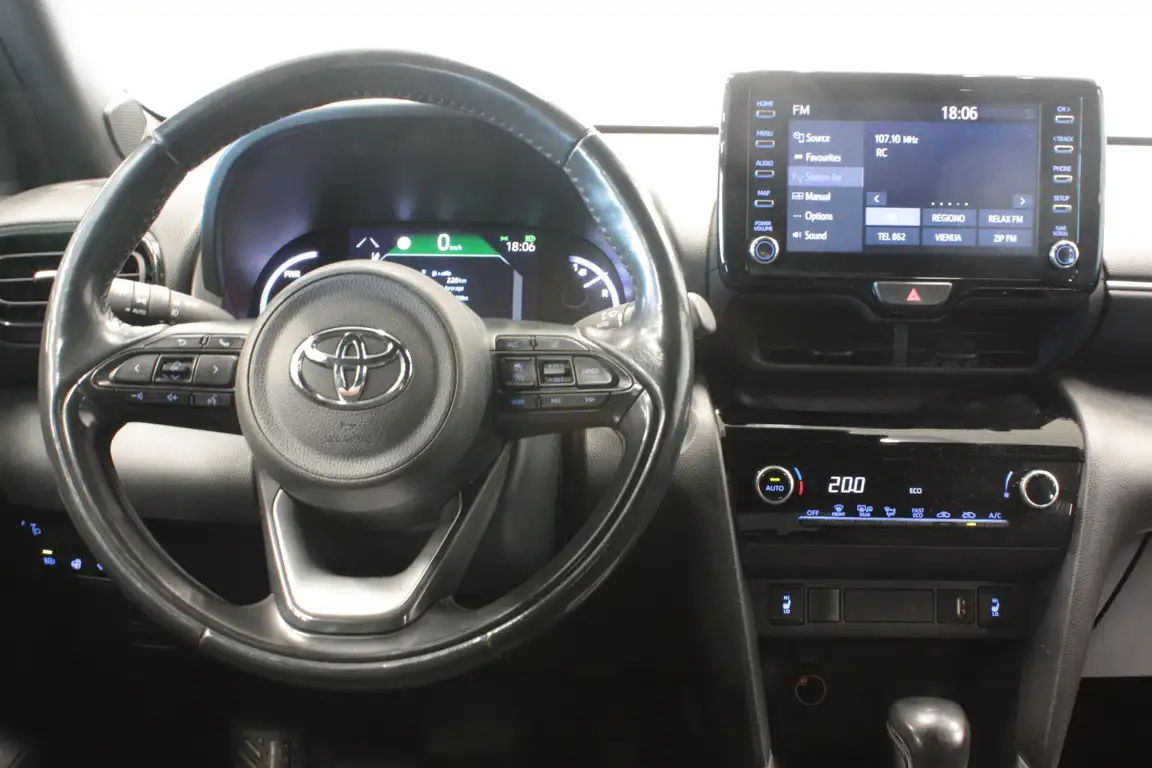 TOYOTA YARIS CROSS