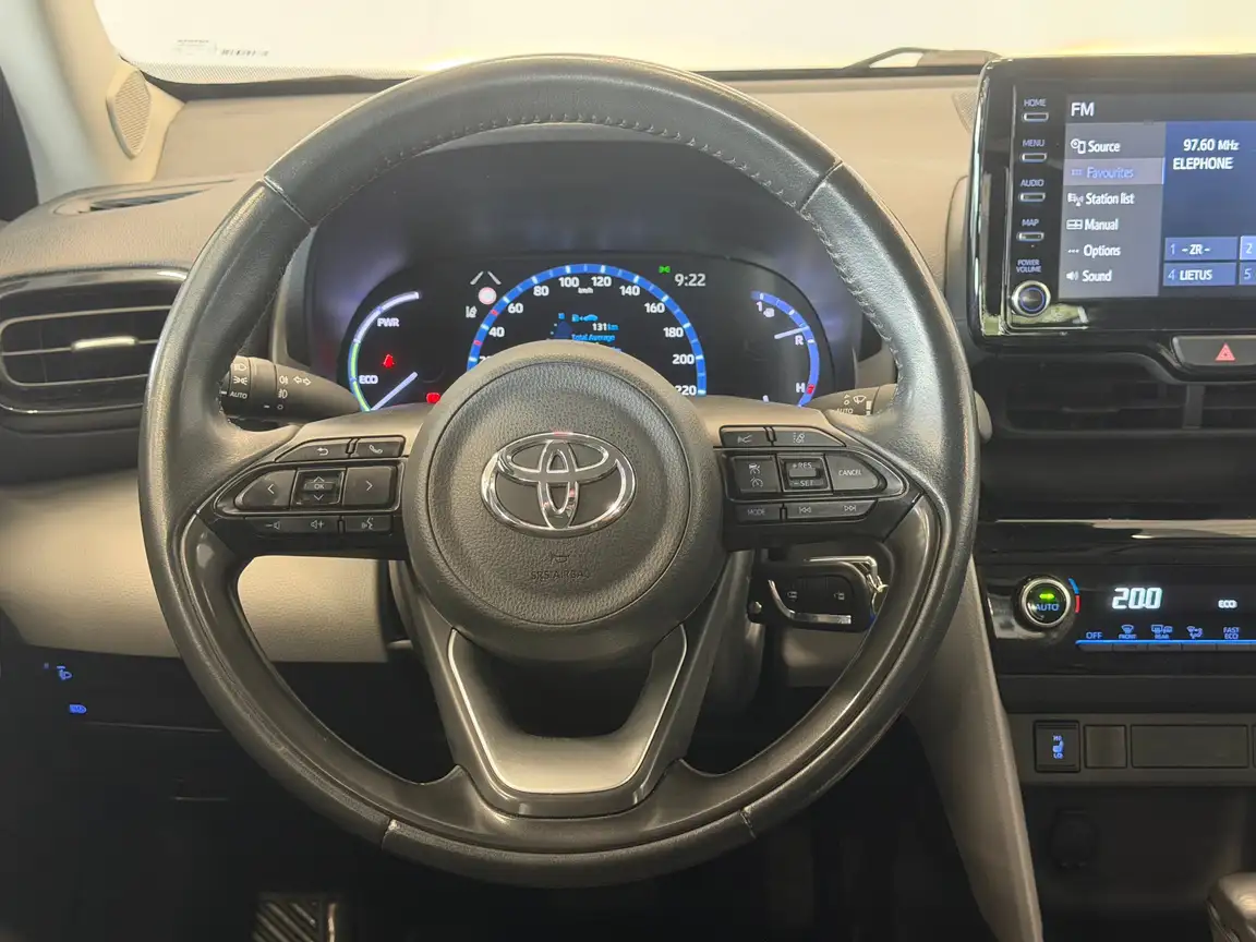 TOYOTA YARIS CROSS