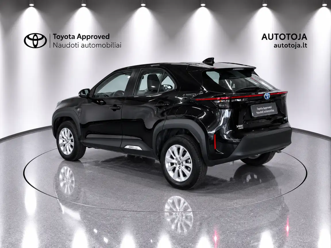 TOYOTA YARIS CROSS