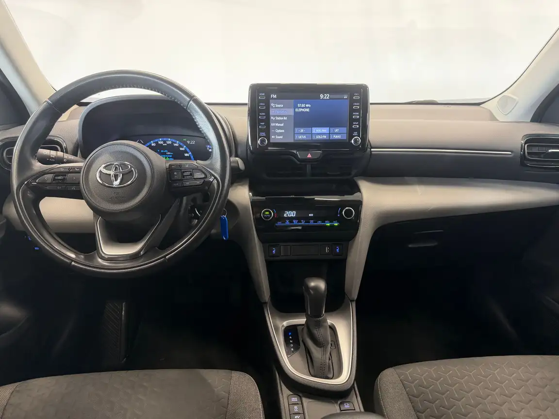 TOYOTA YARIS CROSS