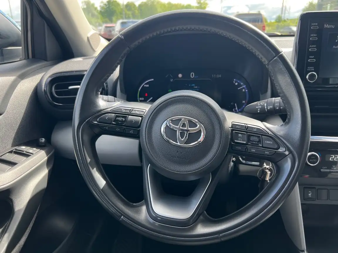TOYOTA YARIS CROSS