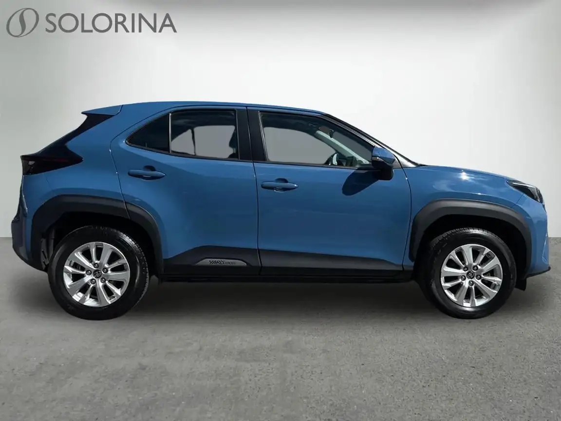 TOYOTA YARIS CROSS