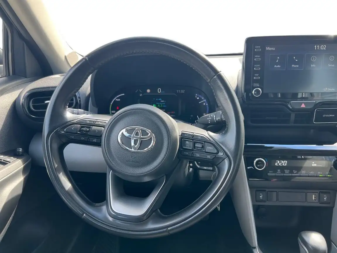 TOYOTA YARIS CROSS