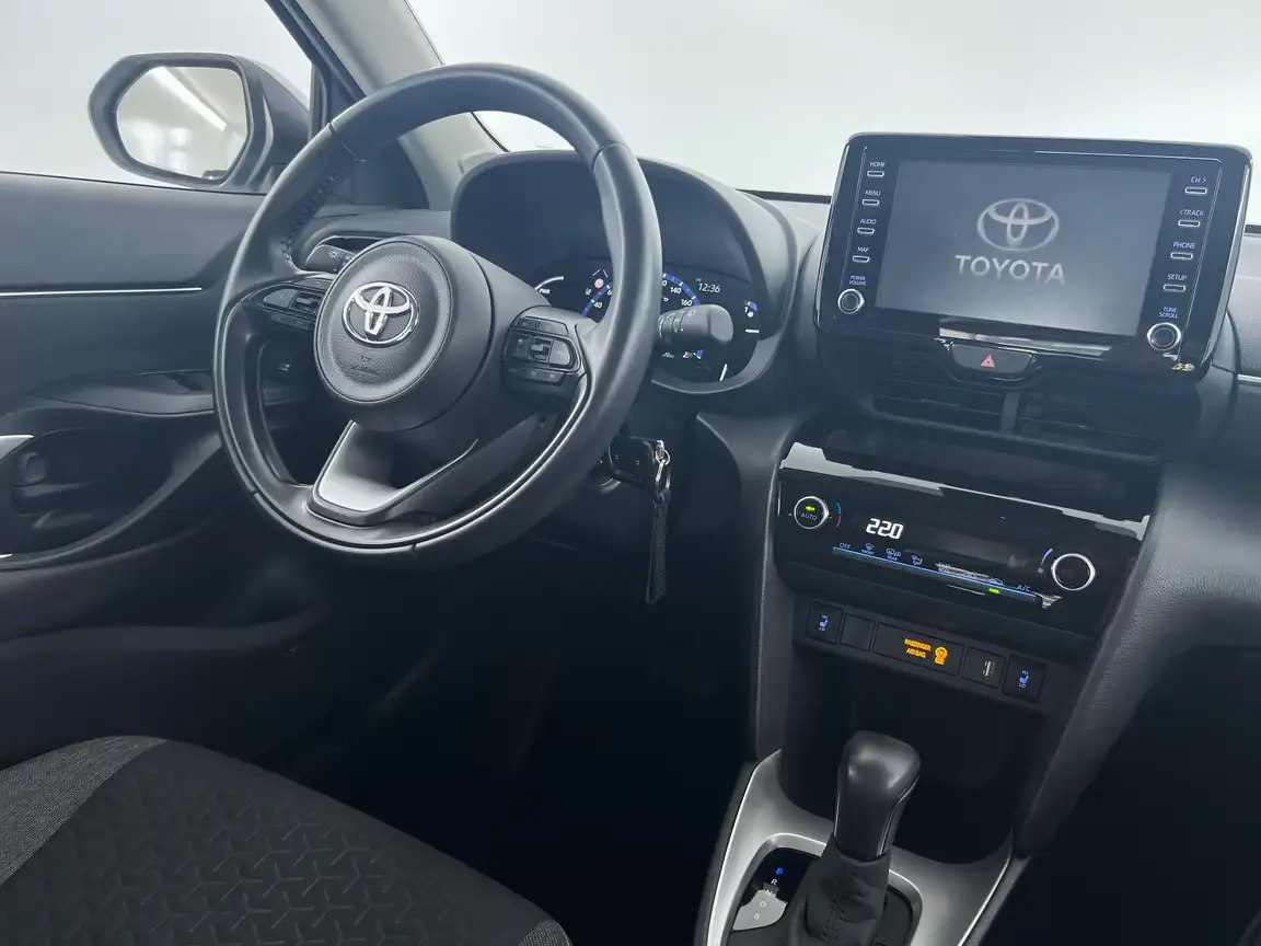 TOYOTA YARIS CROSS