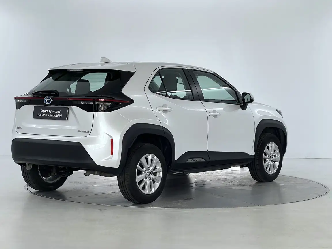 TOYOTA YARIS CROSS