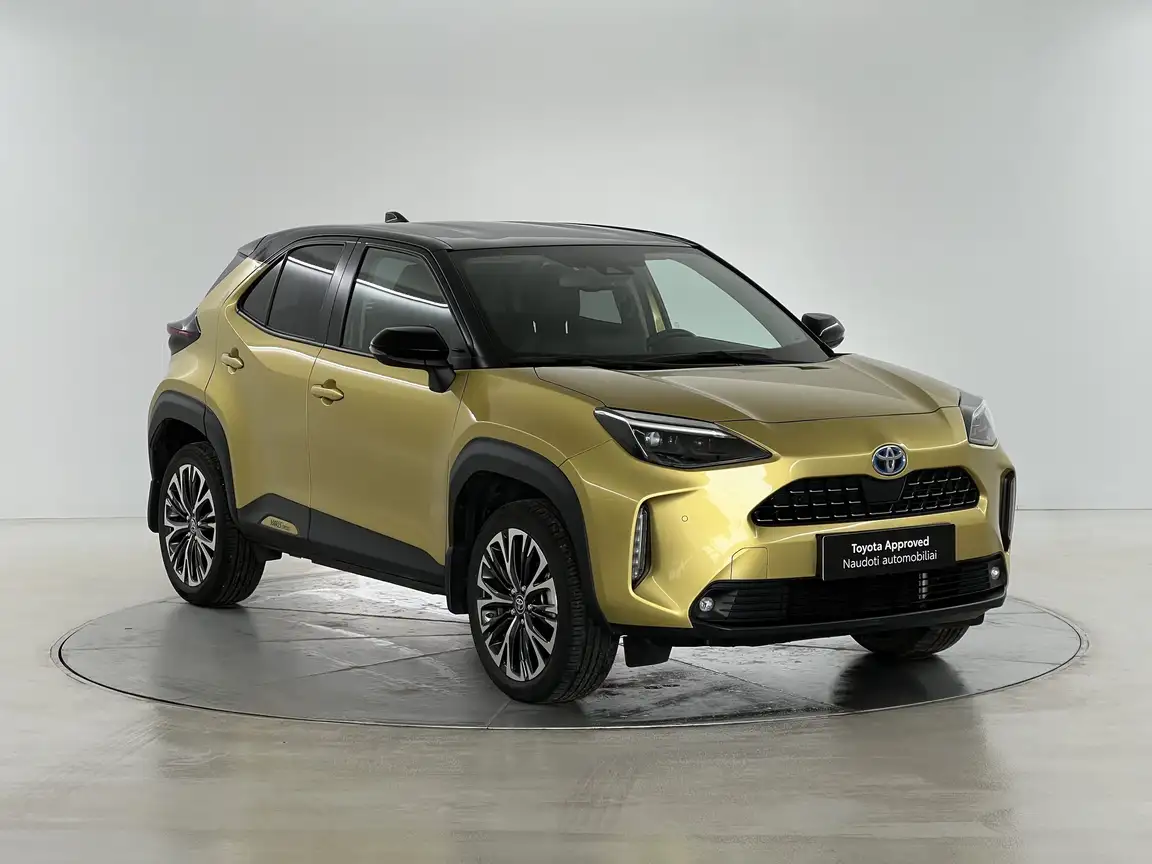 TOYOTA YARIS CROSS