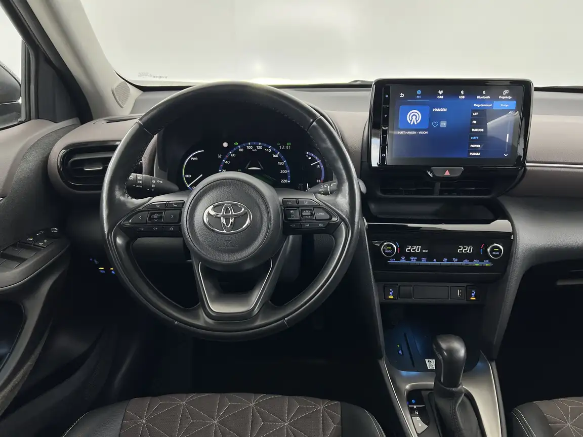 TOYOTA YARIS CROSS