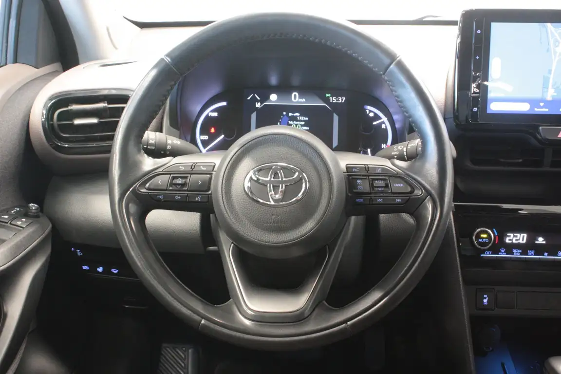 TOYOTA YARIS CROSS
