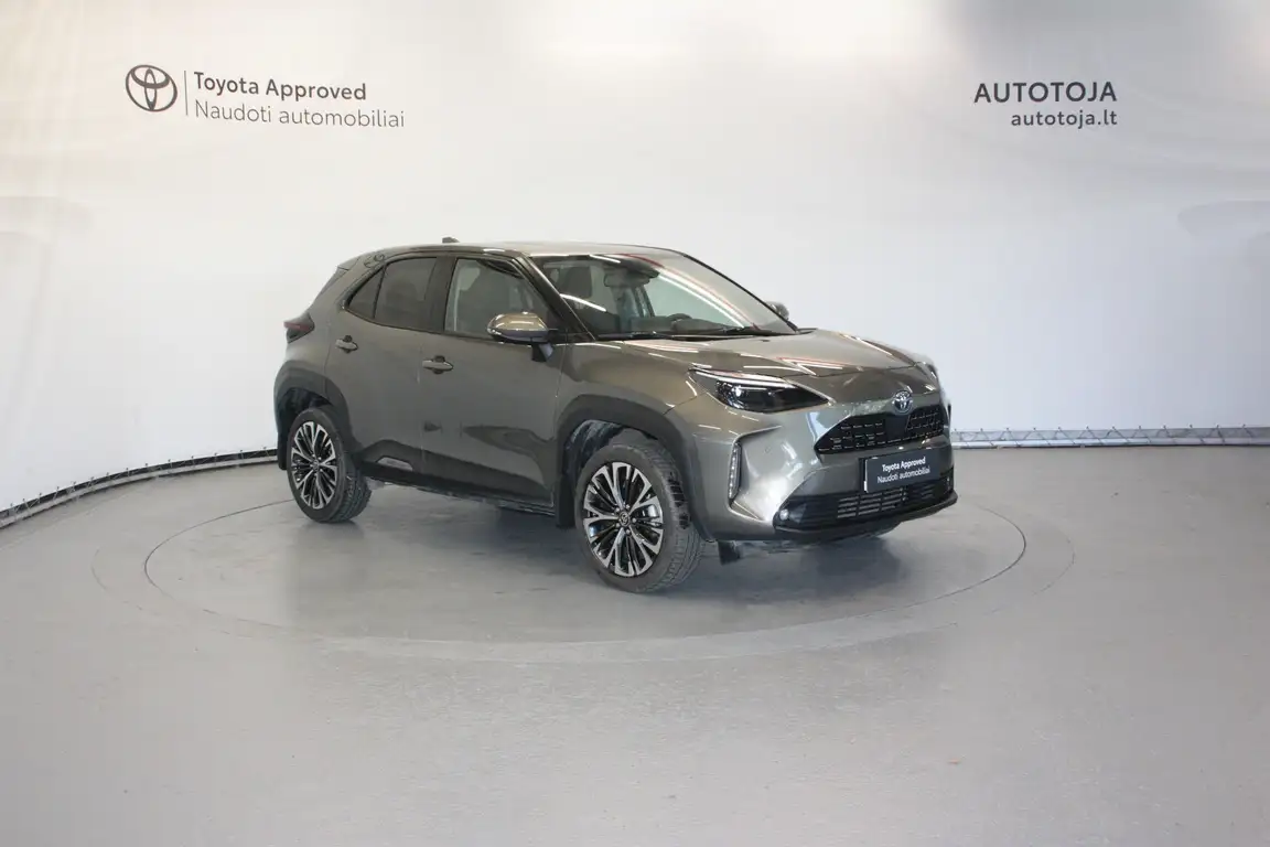TOYOTA YARIS CROSS