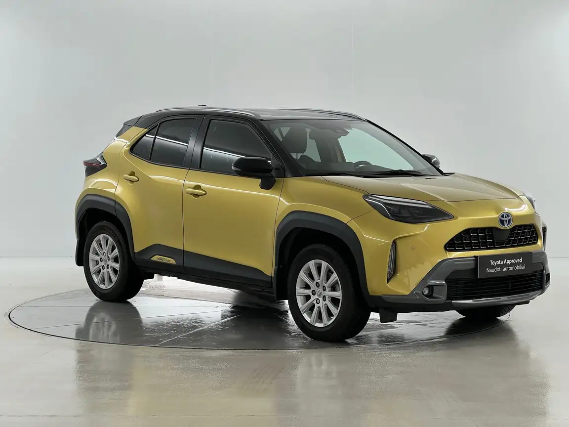 TOYOTA YARIS CROSS