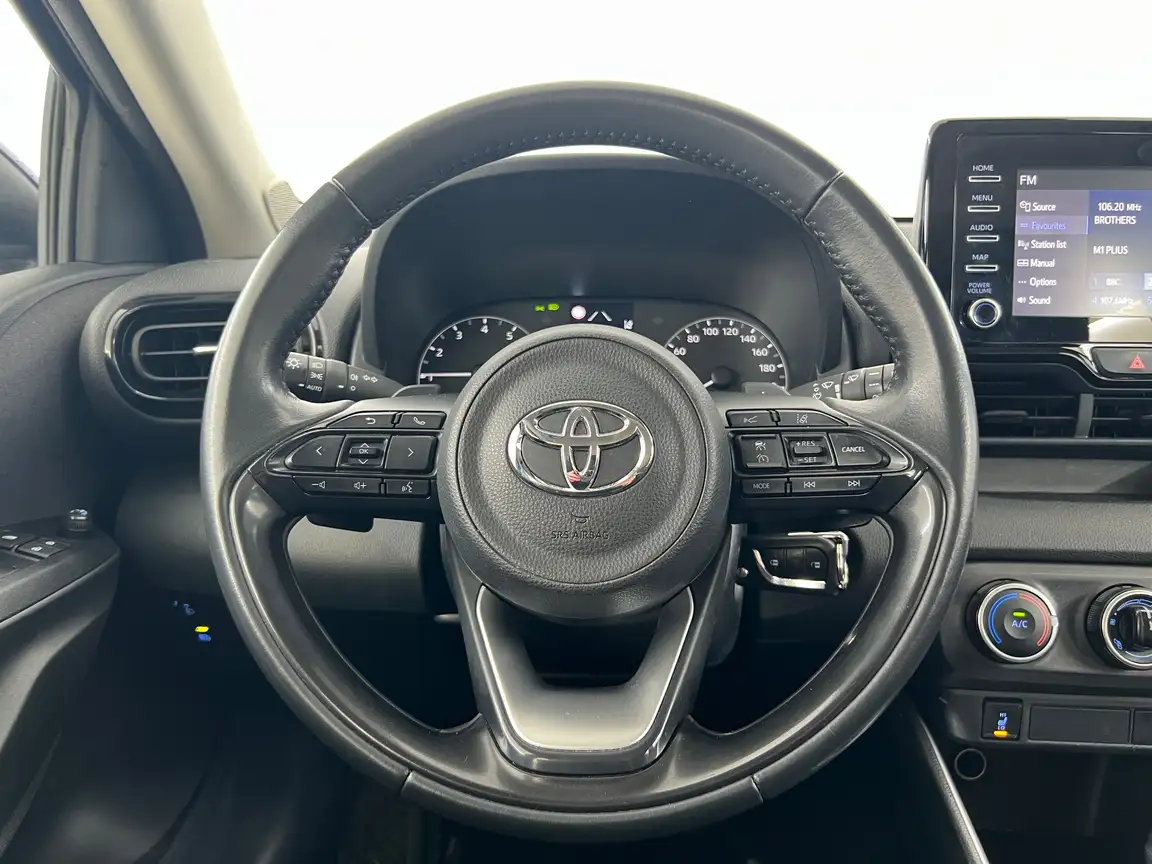 TOYOTA YARIS