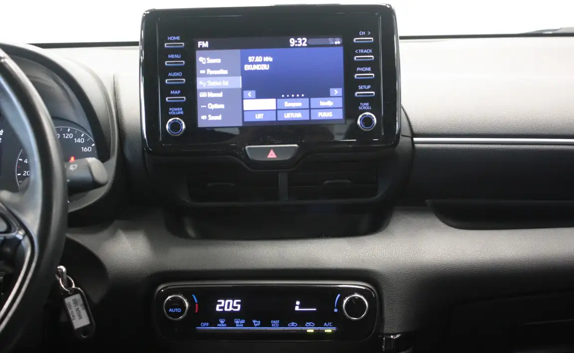 TOYOTA YARIS