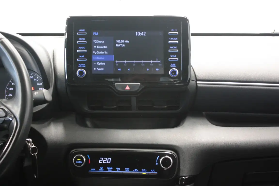 TOYOTA YARIS