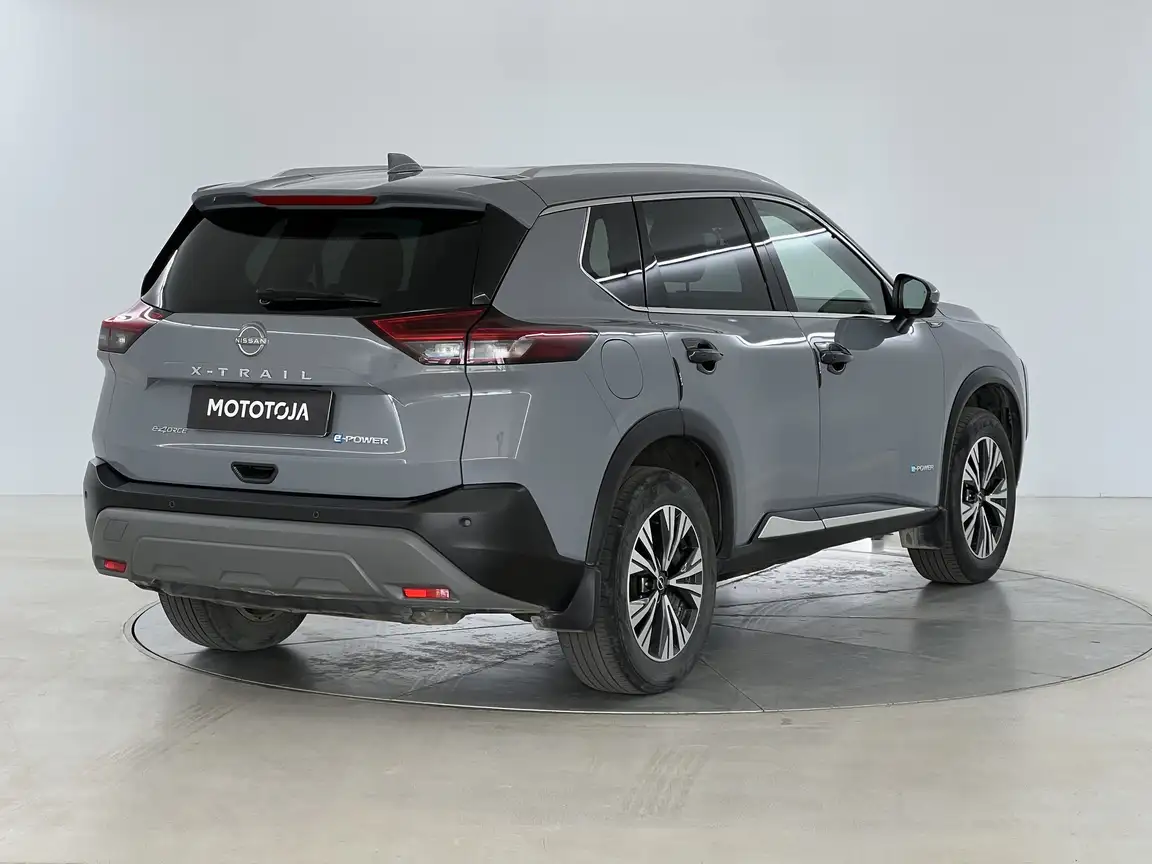 NISSAN X-TRAIL