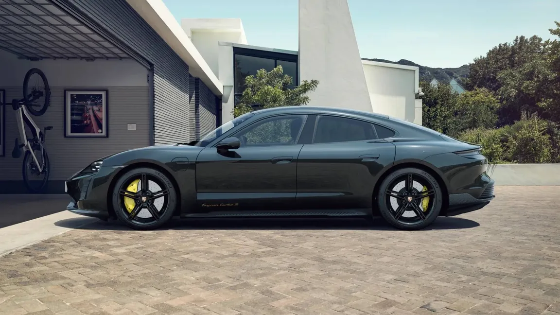 PORSCHE TAYCAN