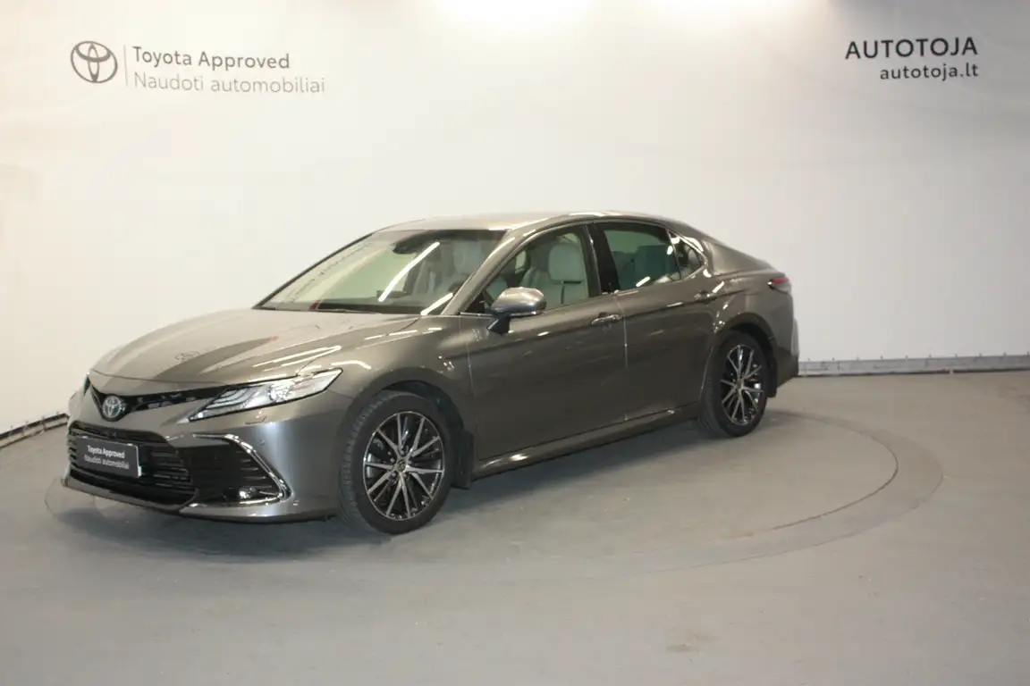 TOYOTA CAMRY