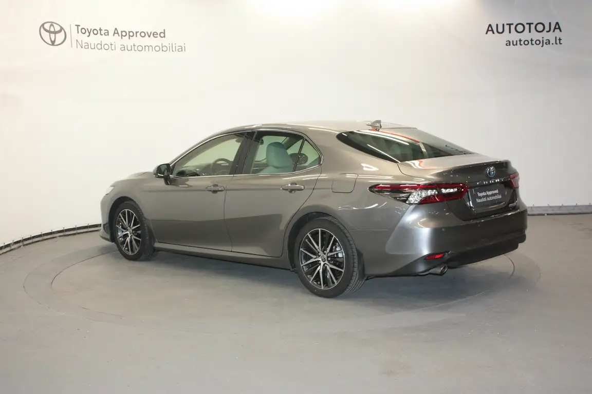 TOYOTA CAMRY