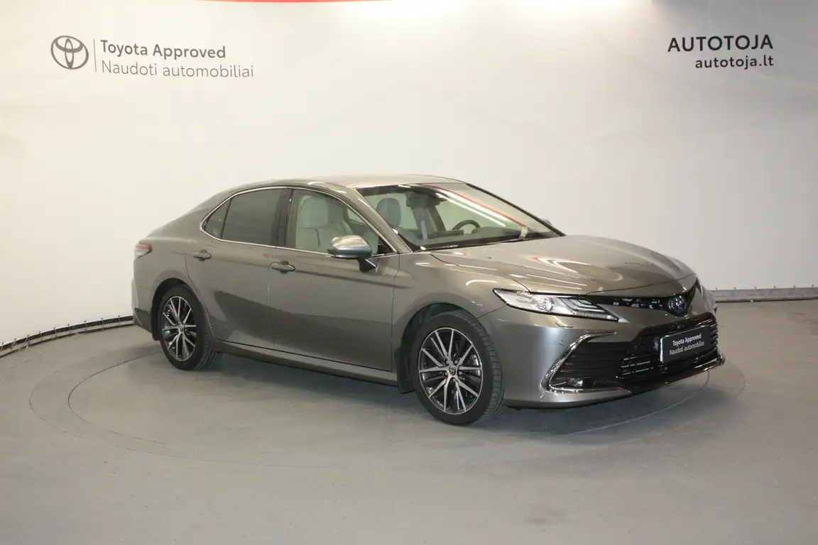 TOYOTA CAMRY