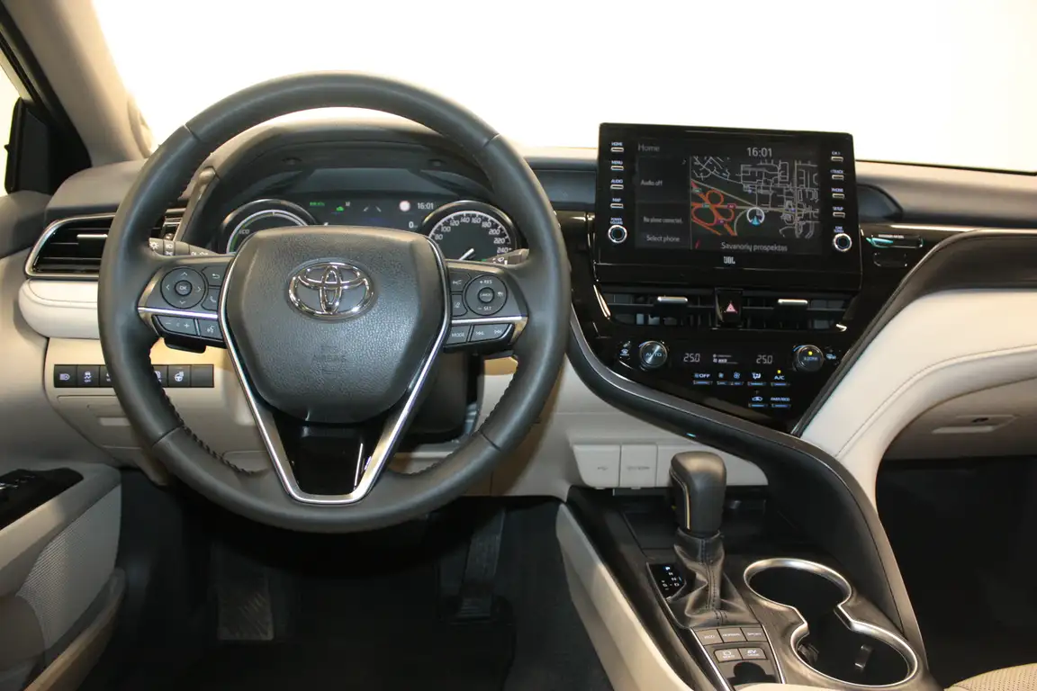 TOYOTA CAMRY