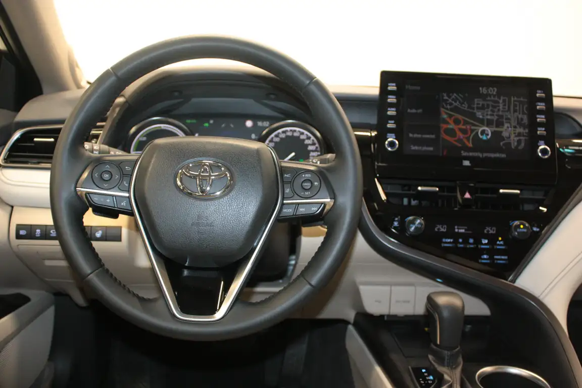 TOYOTA CAMRY