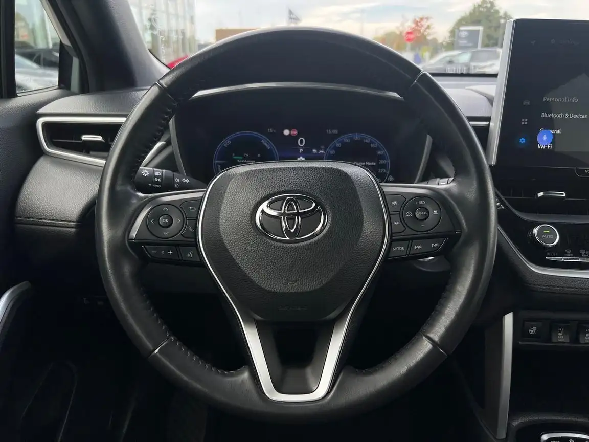 TOYOTA COROLLA CROSS